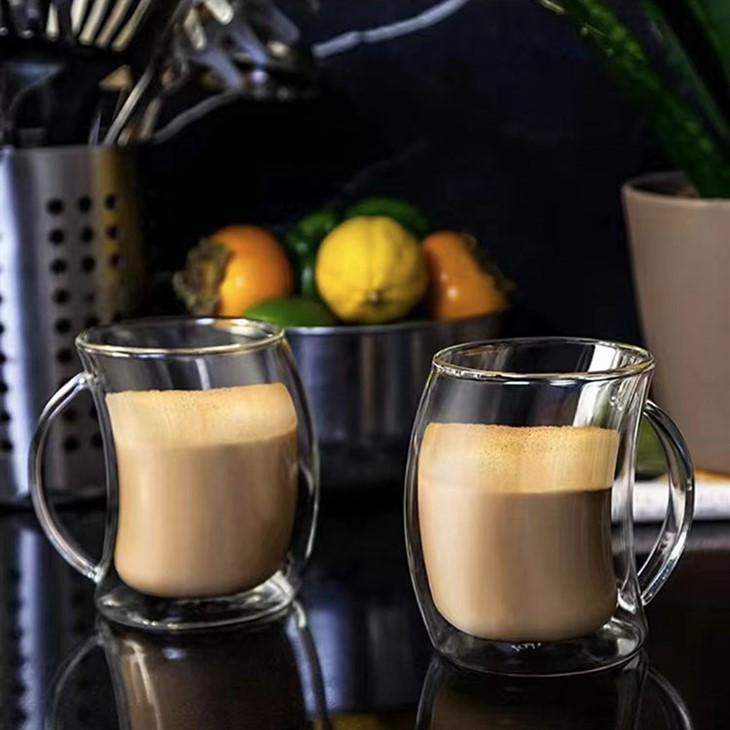 Xícara de café de camada dupla